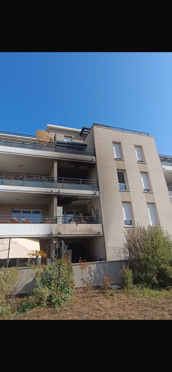 Immeuble à La Londe-les-Maures après un incendie